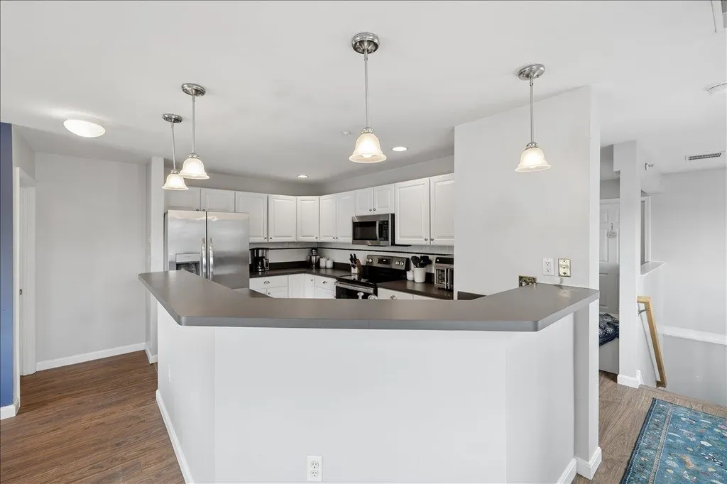 11 Edward Circle Bedford NH 03110