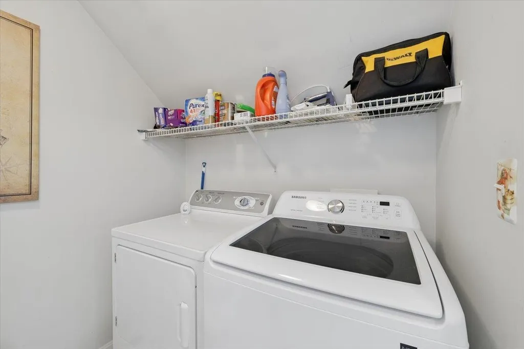 11 Edward Circle Bedford NH 03110