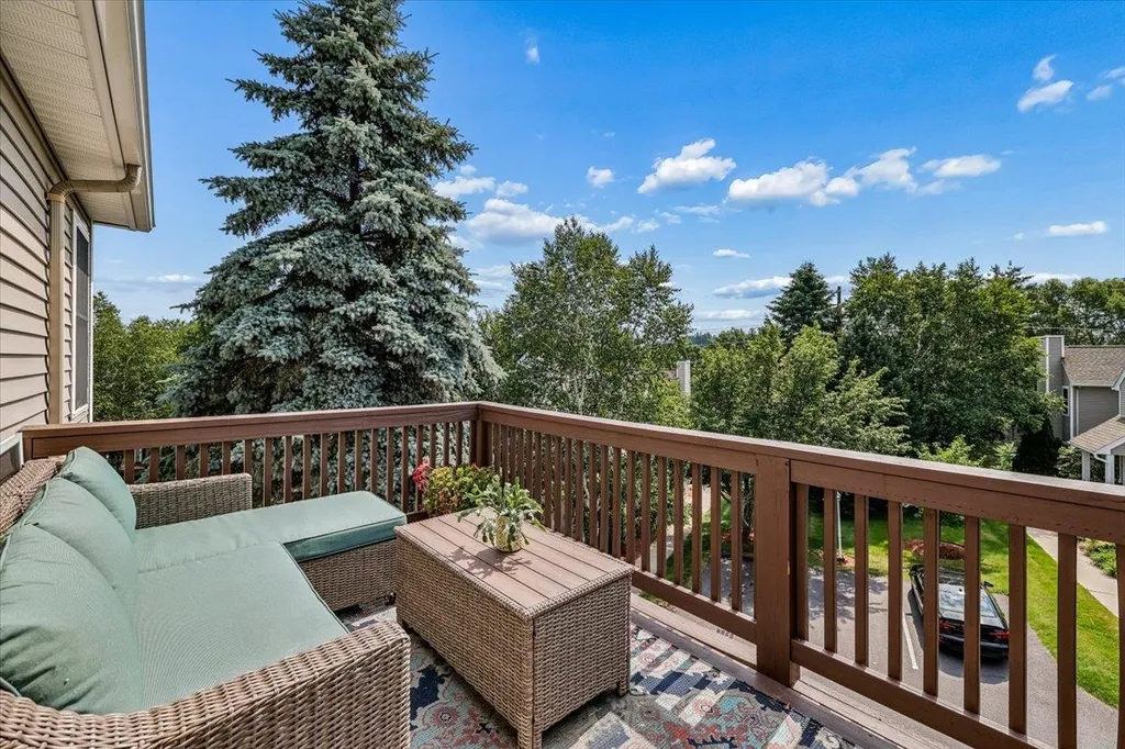 11 Edward Circle Bedford NH 03110