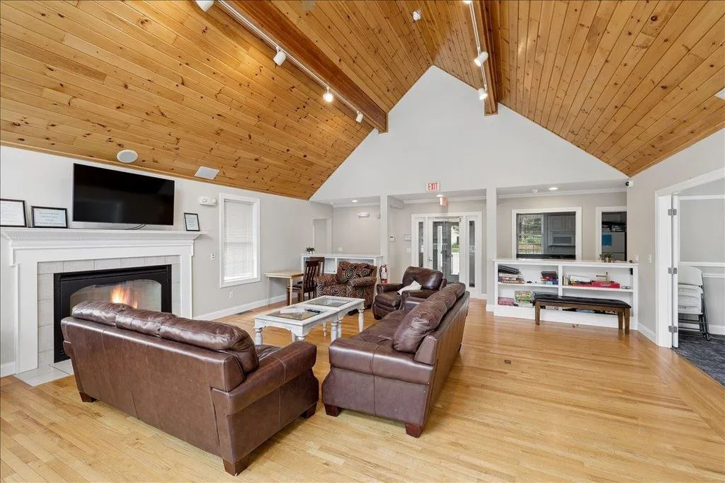 11 Edward Circle Bedford NH 03110