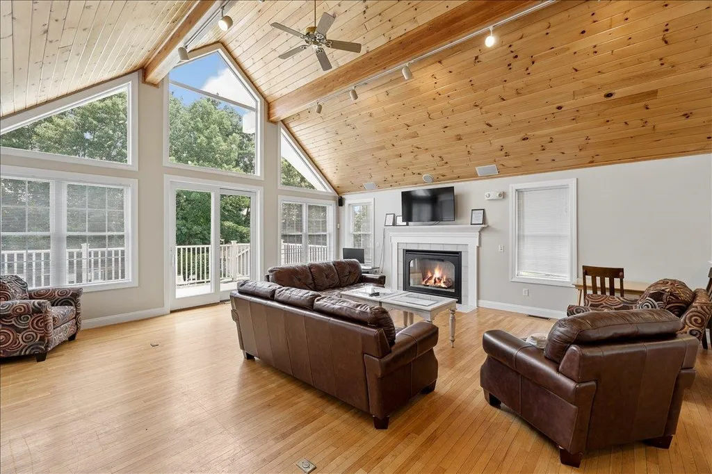 11 Edward Circle Bedford NH 03110