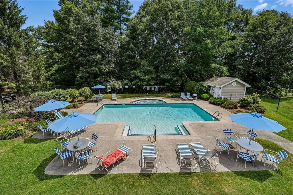 11 Edward Circle Bedford NH 03110