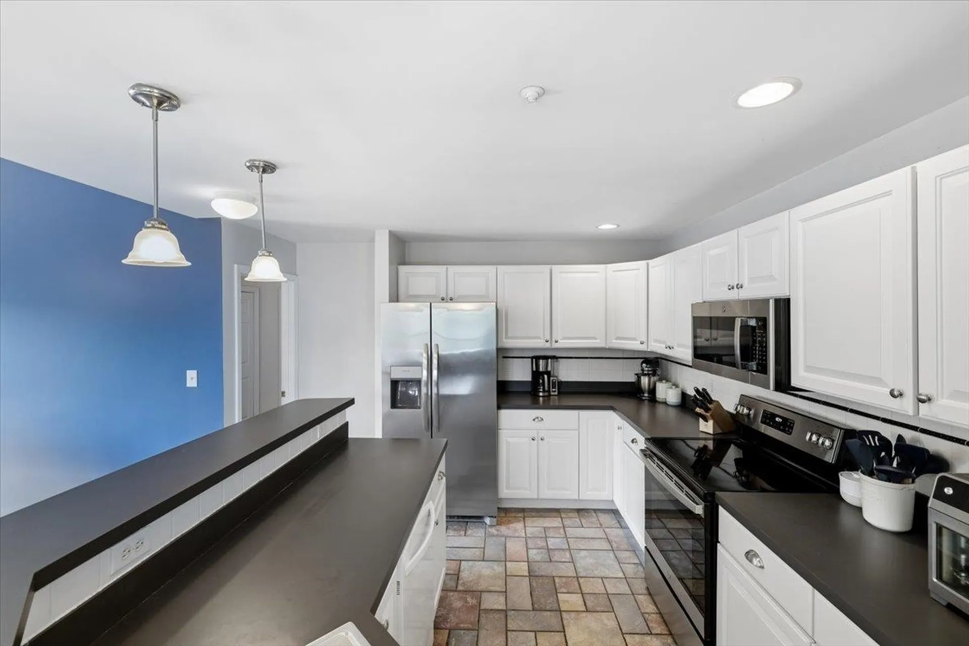 11 Edward Circle Bedford NH 03110