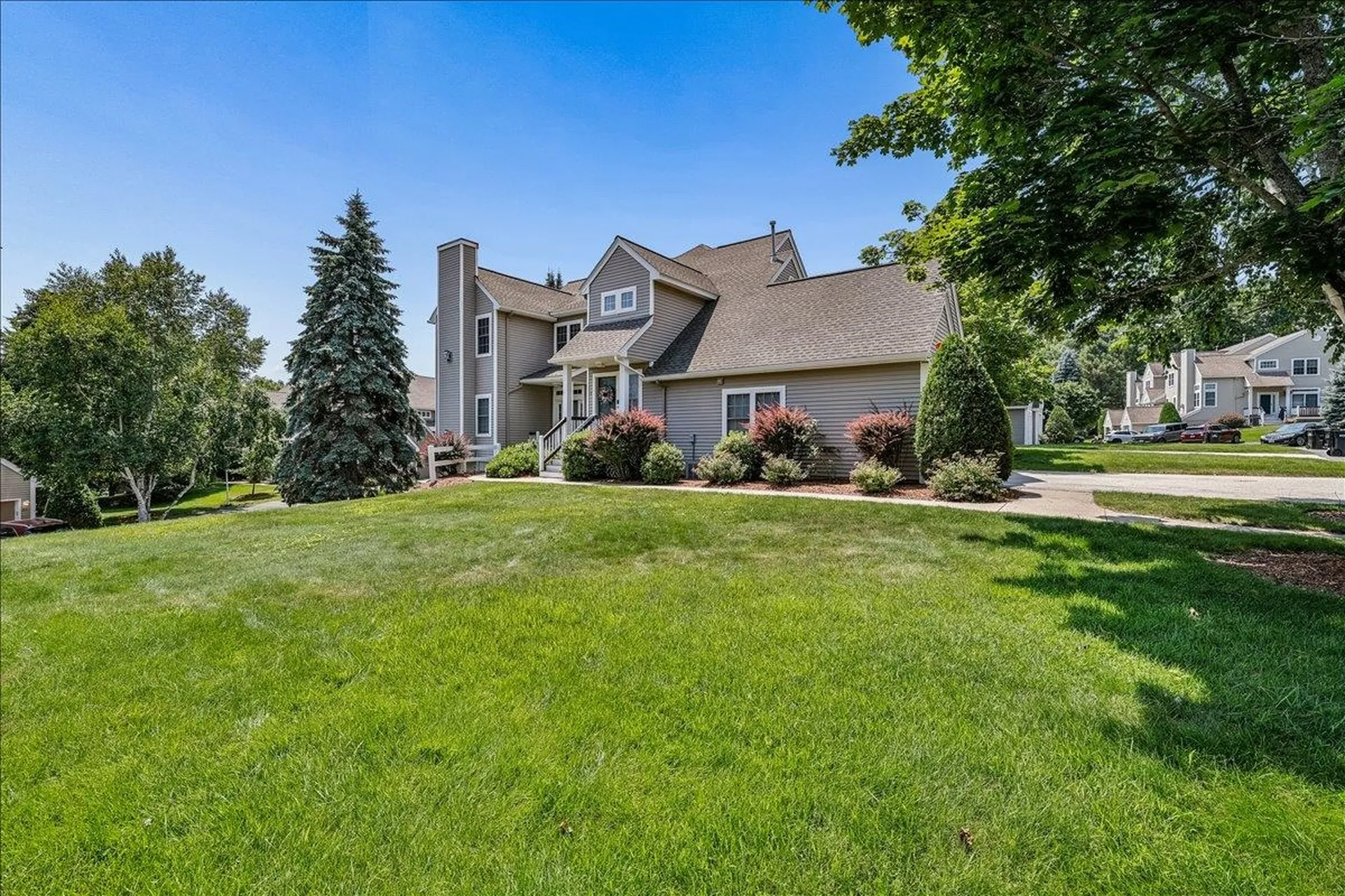 11 Edward Circle Bedford NH 03110