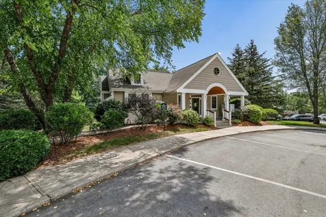 11 Edward Circle Bedford NH 03110
