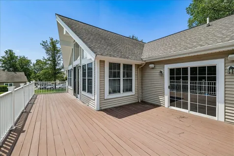 11 Edward Circle Bedford NH 03110