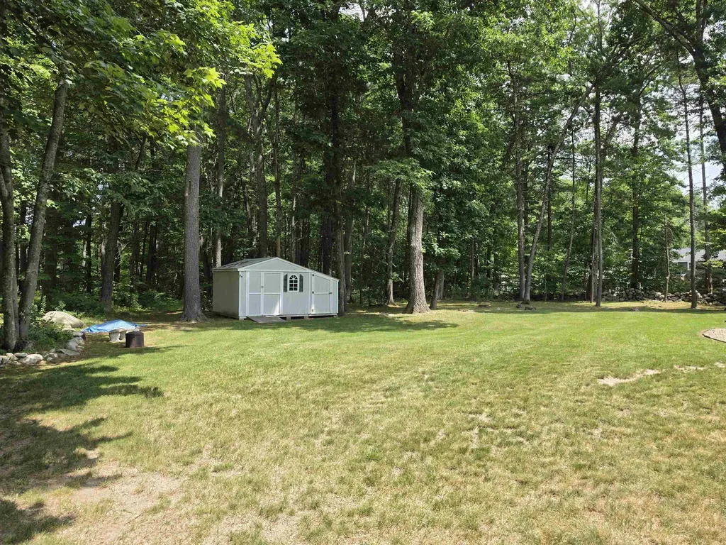 2 Isabella Drive Londonderry NH 03053