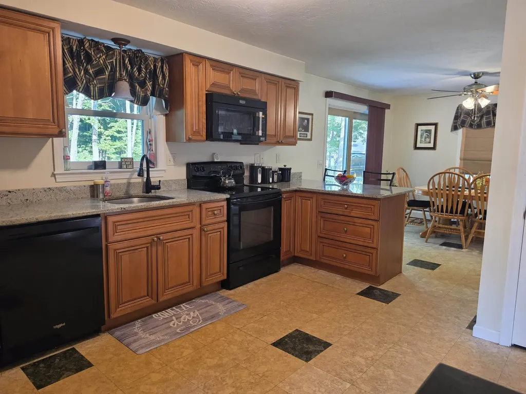 2 Isabella Drive Londonderry NH 03053