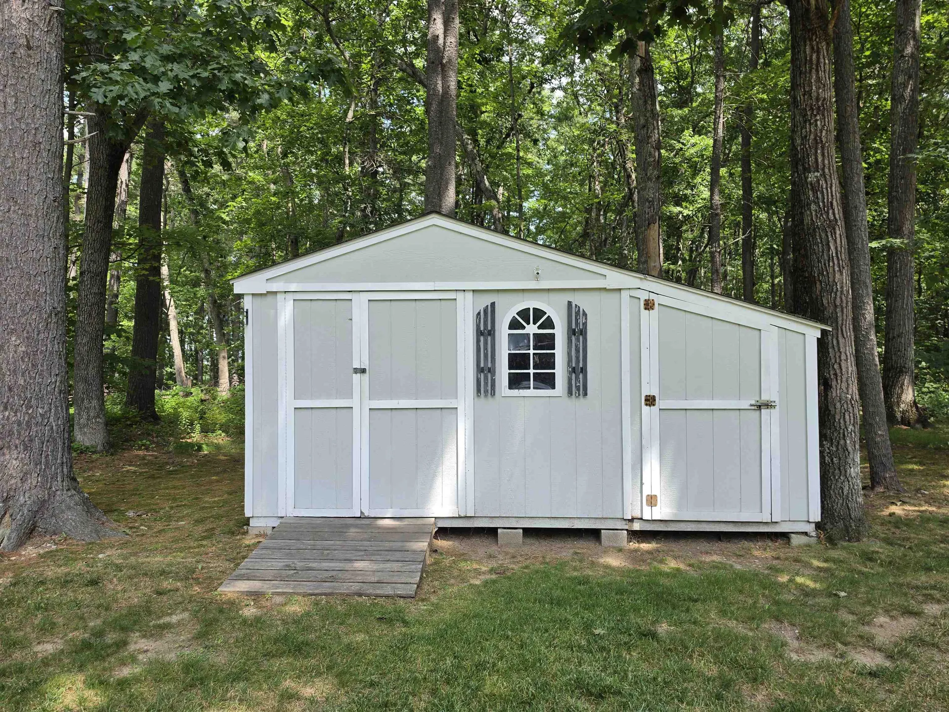 2 Isabella Drive Londonderry NH 03053