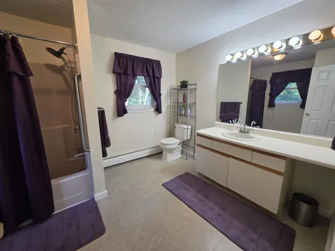 2 Isabella Drive Londonderry NH 03053