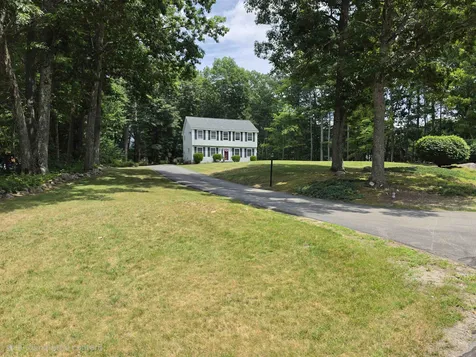 2 Isabella Drive Londonderry NH 03053