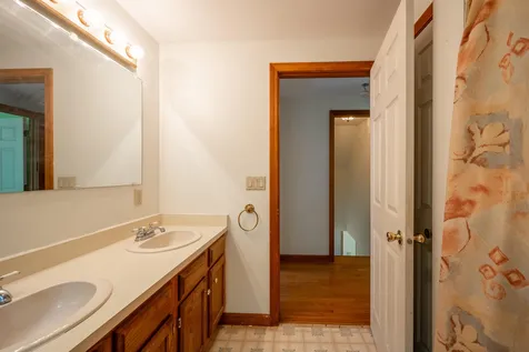 221 Steeplewood Lane Ferrisburgh VT 05456