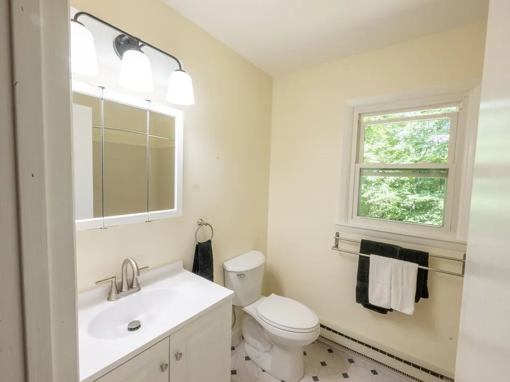 86 Pinecrest Drive Essex VT 05452