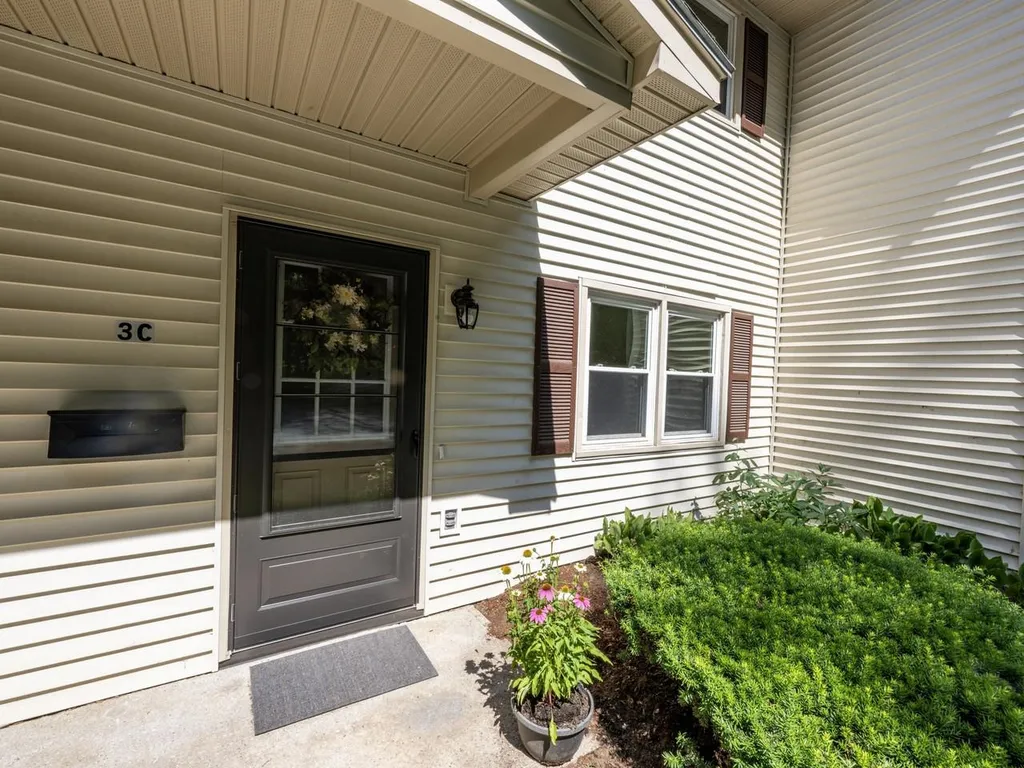 86 Pinecrest Drive Essex VT 05452