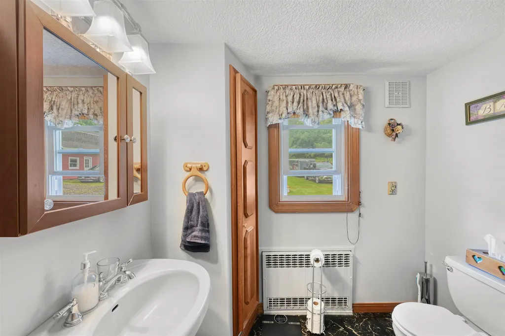 5131 Main Road Stamford VT 05352