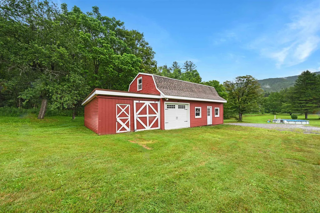 5131 Main Road Stamford VT 05352