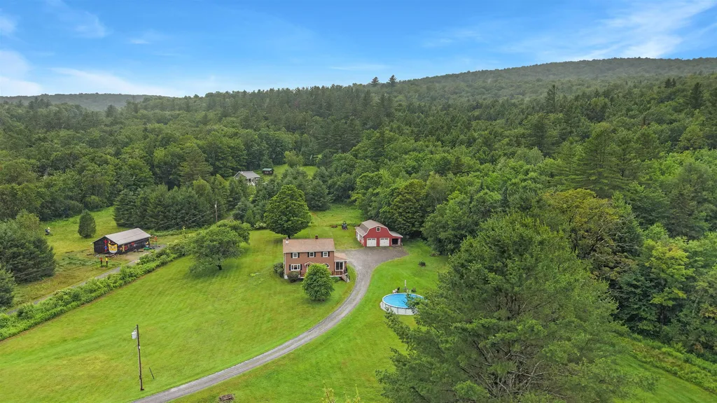 5131 Main Road Stamford VT 05352