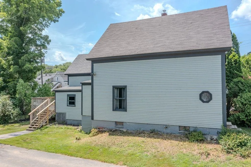 55 Charles Street Milton NH 03851