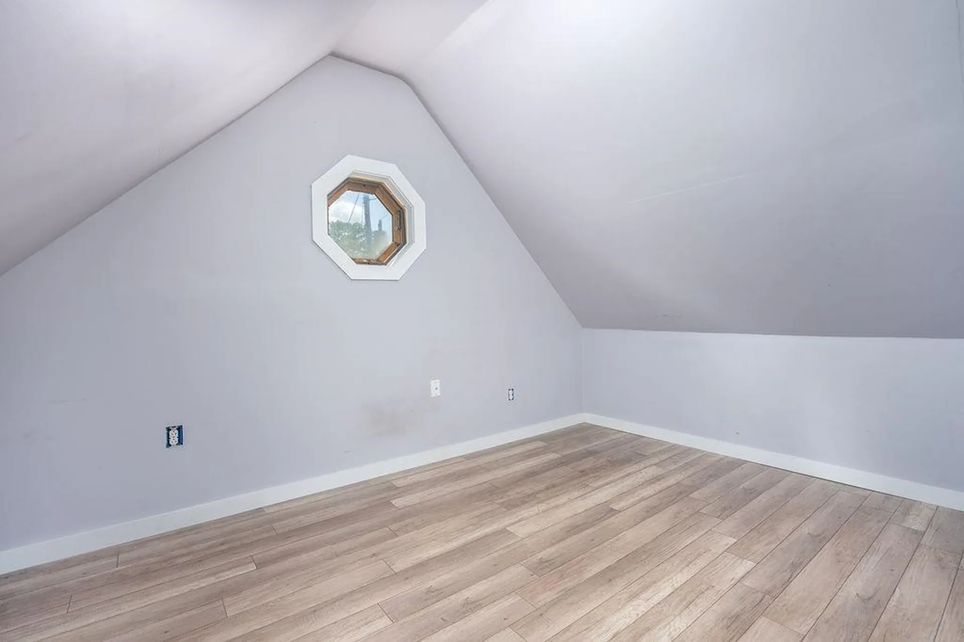 55 Charles Street Milton NH 03851