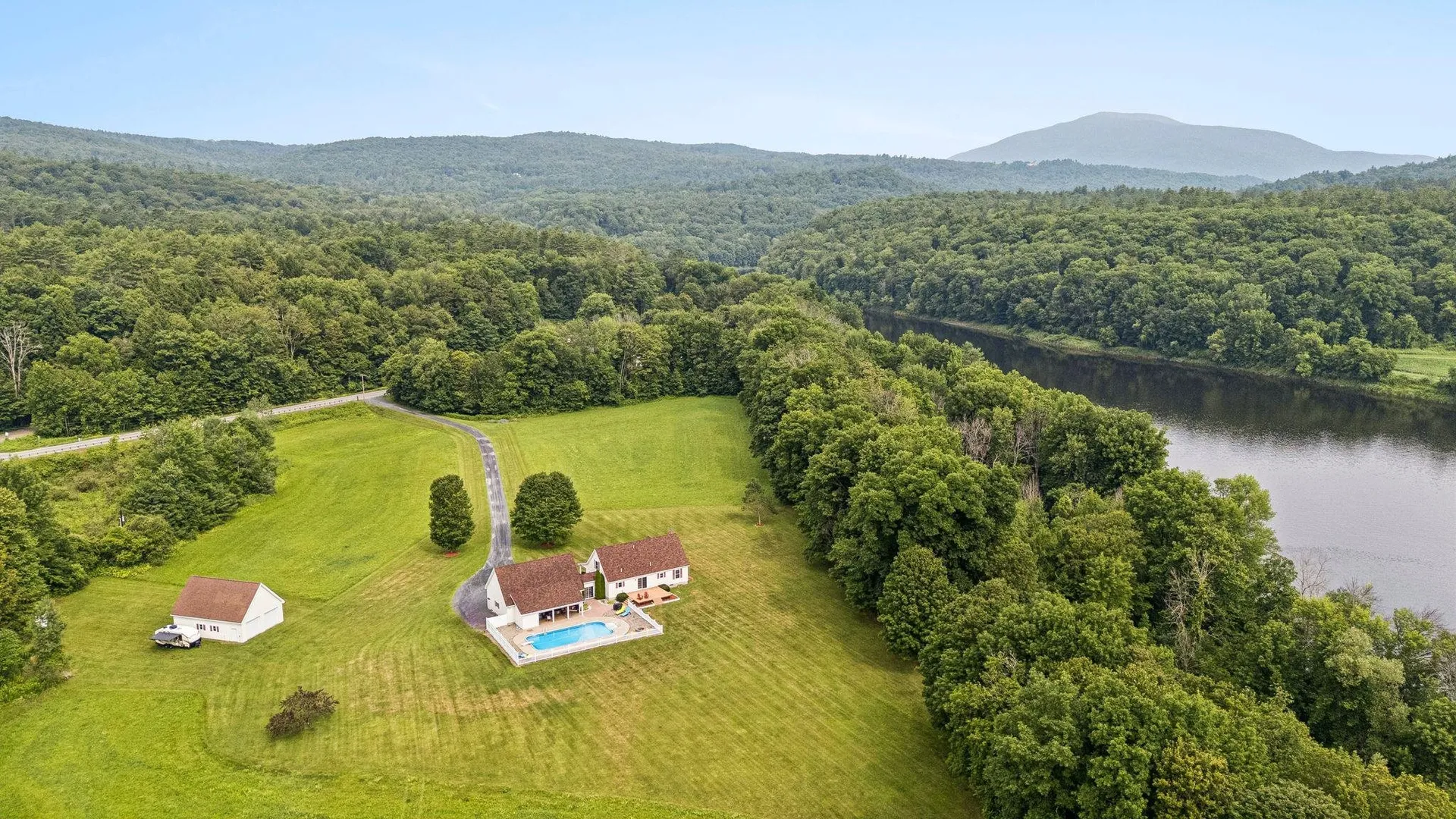 1407 Us Route 5 Weathersfield VT 05156