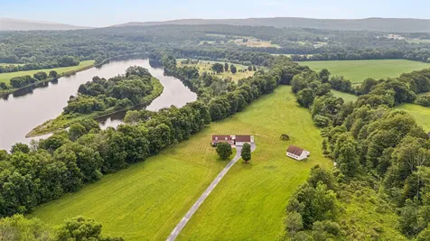 1407 Us Route 5 Weathersfield VT 05156