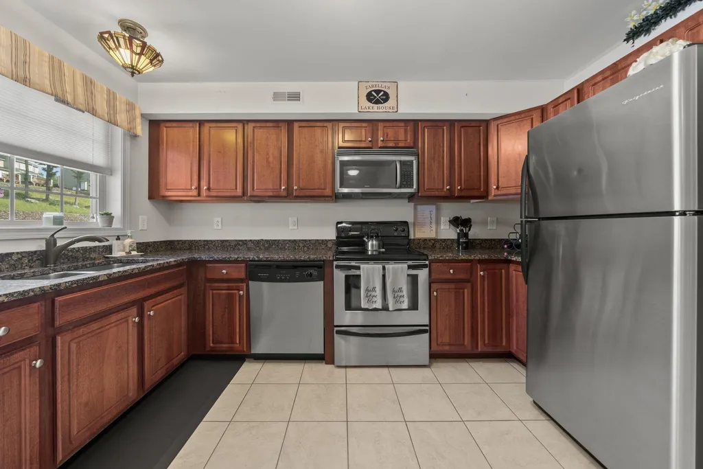 28 Shane Way Laconia NH 03246