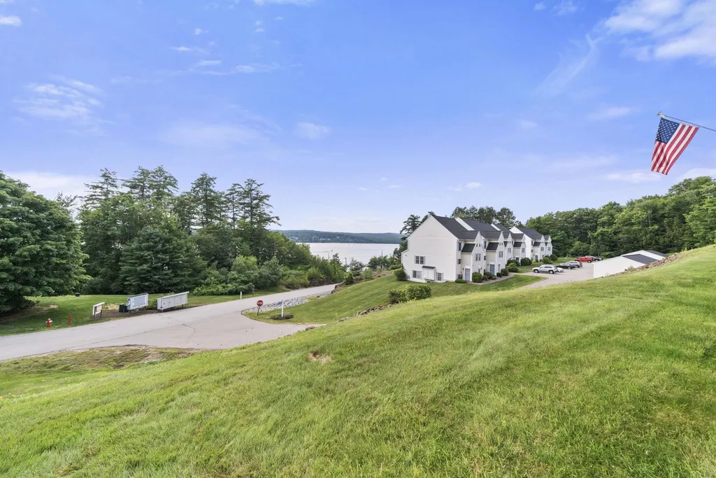 28 Shane Way Laconia NH 03246