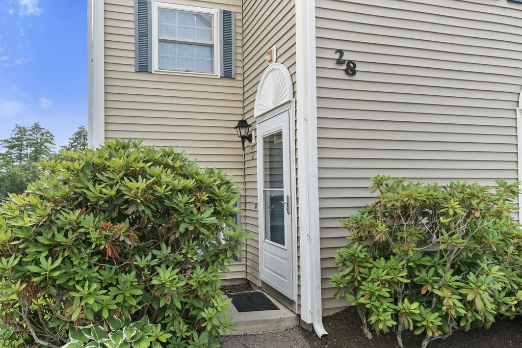 28 Shane Way Laconia NH 03246