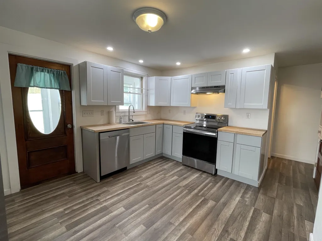 14 Hartford Street Claremont NH 03743