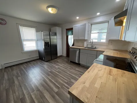 14 Hartford Street Claremont NH 03743