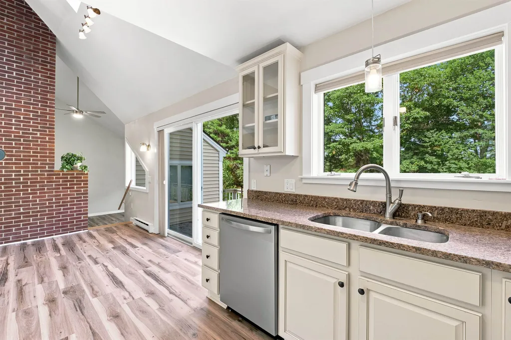 21 Fells Way Laconia NH 03246