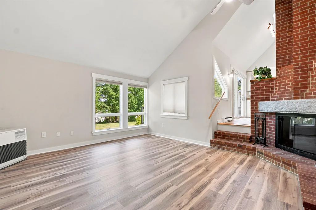 21 Fells Way Laconia NH 03246