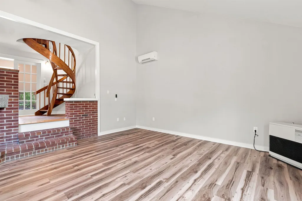 21 Fells Way Laconia NH 03246