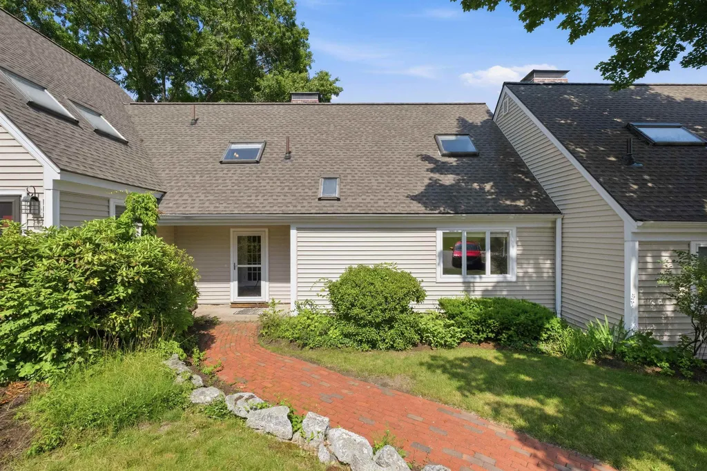 21 Fells Way Laconia NH 03246