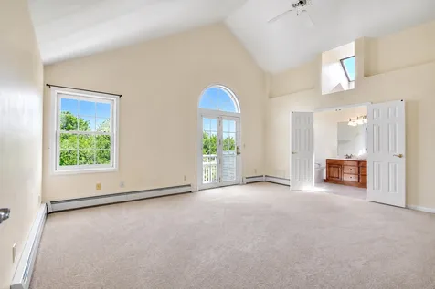 22 Peacham Lane Essex VT 05452