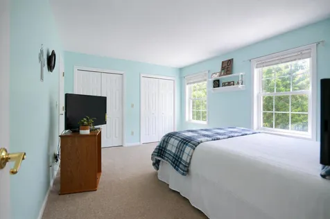 22 Peacham Lane Essex VT 05452