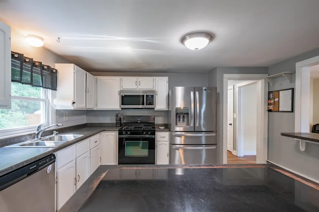 66 Avon Drive Nashua NH 03064
