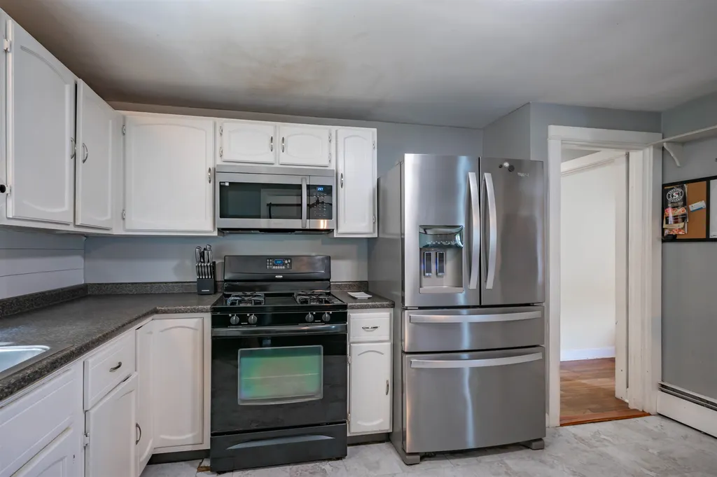 66 Avon Drive Nashua NH 03064