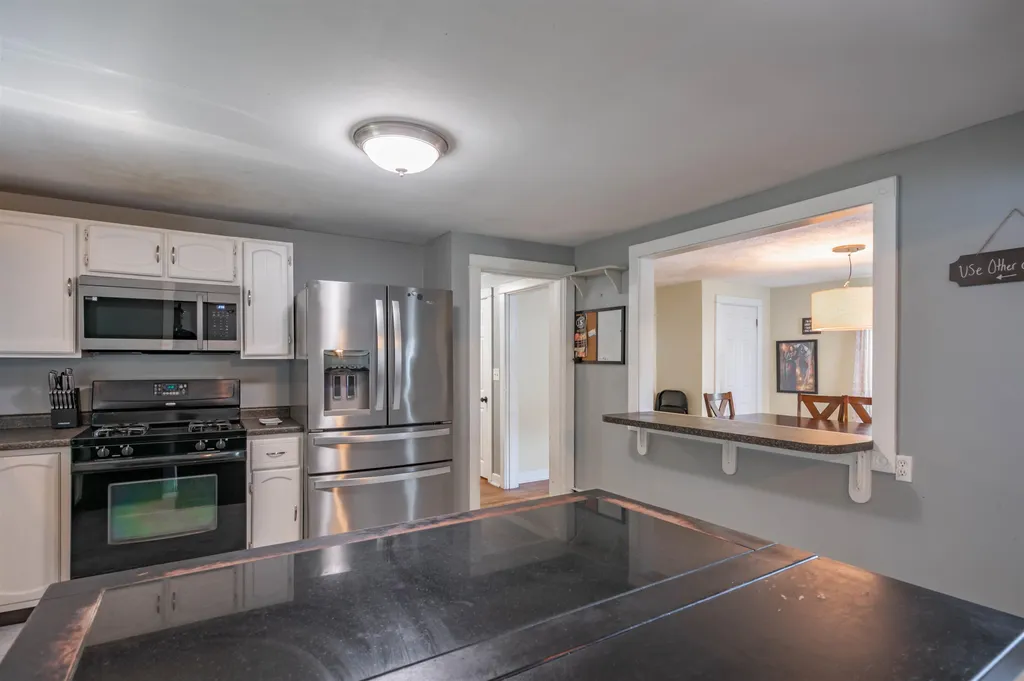 66 Avon Drive Nashua NH 03064
