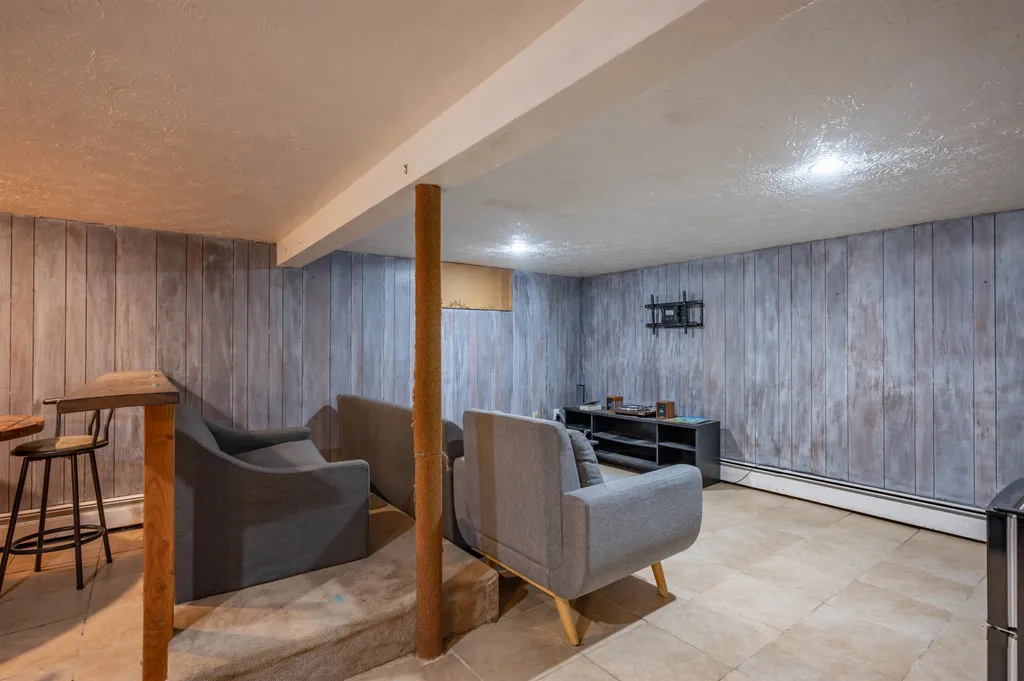 66 Avon Drive Nashua NH 03064