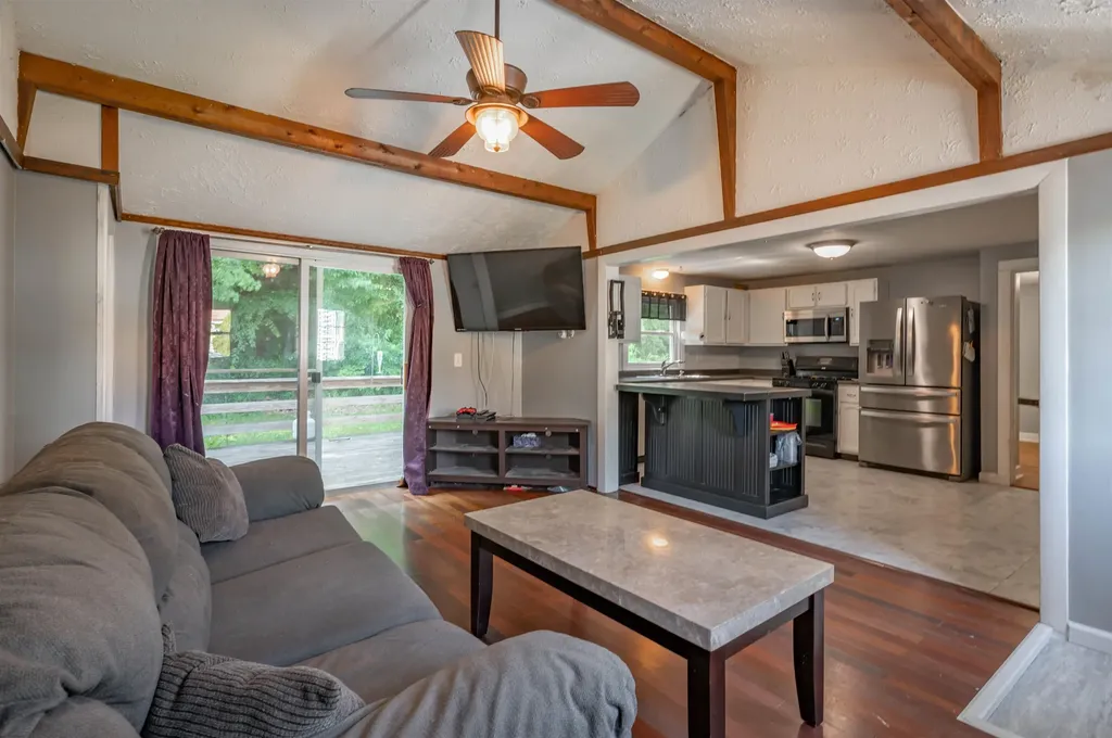 66 Avon Drive Nashua NH 03064