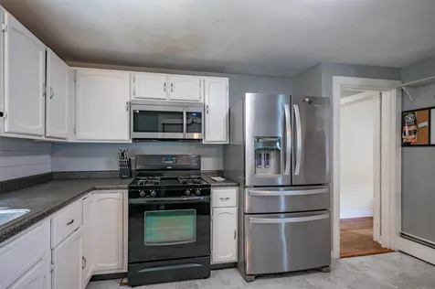 66 Avon Drive Nashua NH 03064