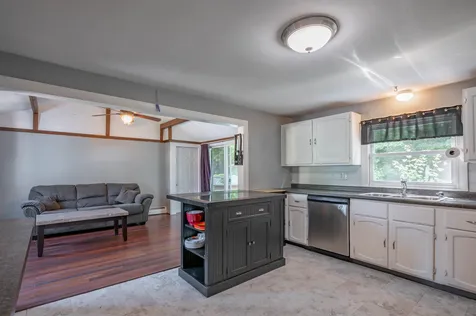 66 Avon Drive Nashua NH 03064