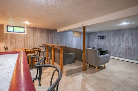 66 Avon Drive Nashua NH 03064