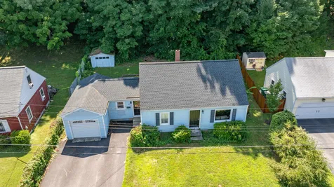 66 Avon Drive Nashua NH 03064