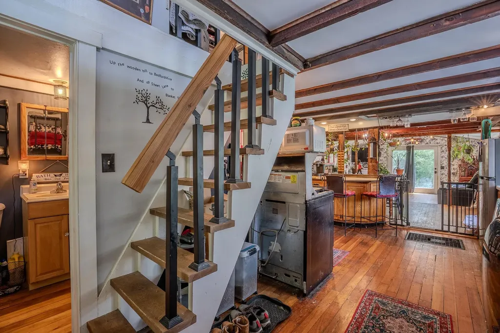 765 Thompsonburg Road Londonderry VT 05155