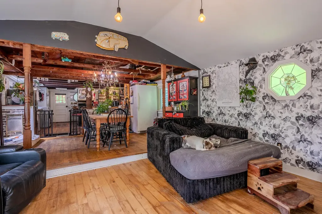 765 Thompsonburg Road Londonderry VT 05155