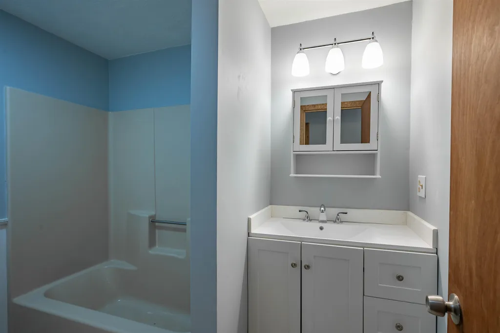 41 Lund Drive Hudson NH 03051