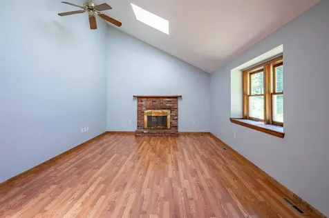 41 Lund Drive Hudson NH 03051