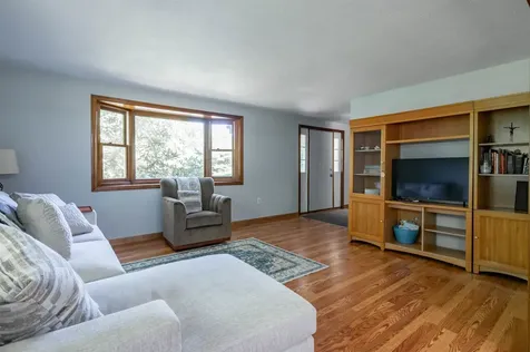 41 Lund Drive Hudson NH 03051